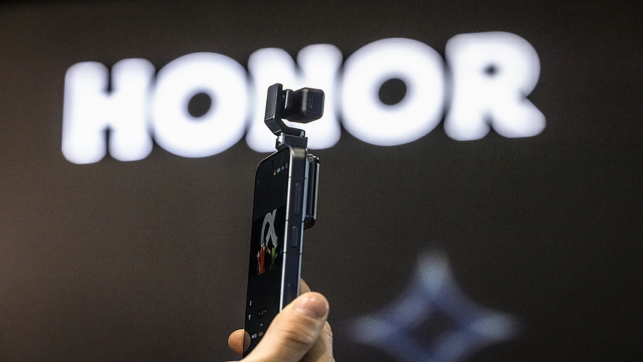 شركة هونر تزيح الستار عن تقنيات الهواتف الروبوتية والروبوتات البشرية الجديدة